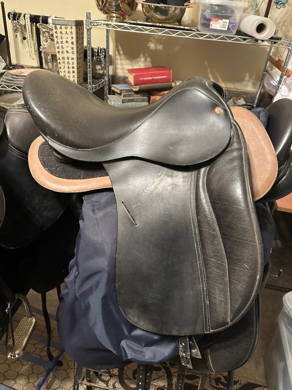 Reactor Panel Elegance Saddle